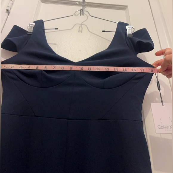 NWT Double V Off-Shoulder Navy Calvin Klein Formal Event Gown - Picture 12 of 14